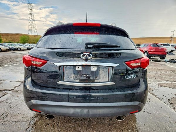 2016 INFINITI QX70