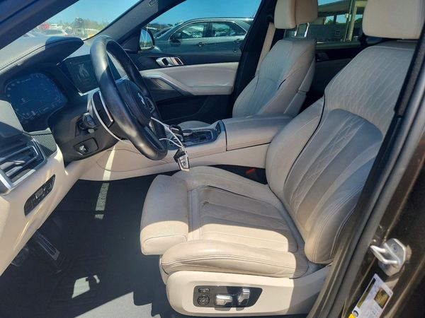2022 BMW X6 M50i
