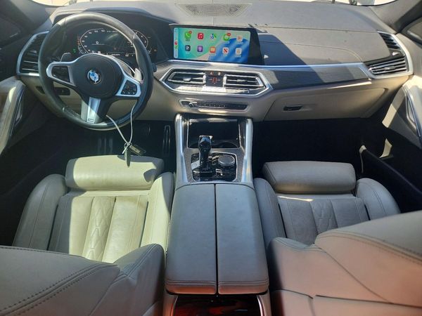 2022 BMW X6 M50i