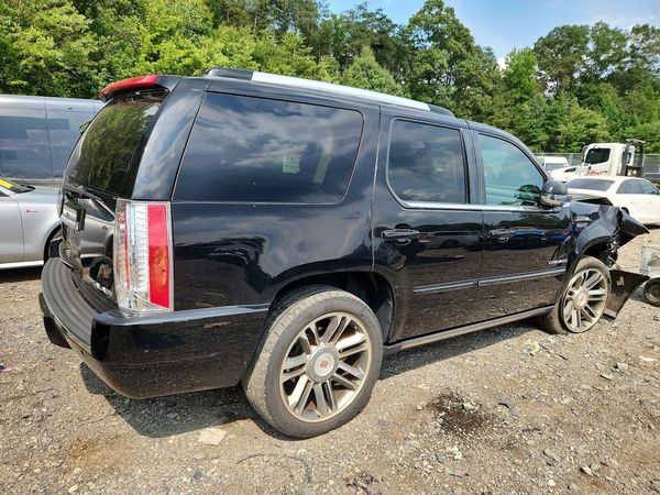 2012 CADILLAC ESCALADE