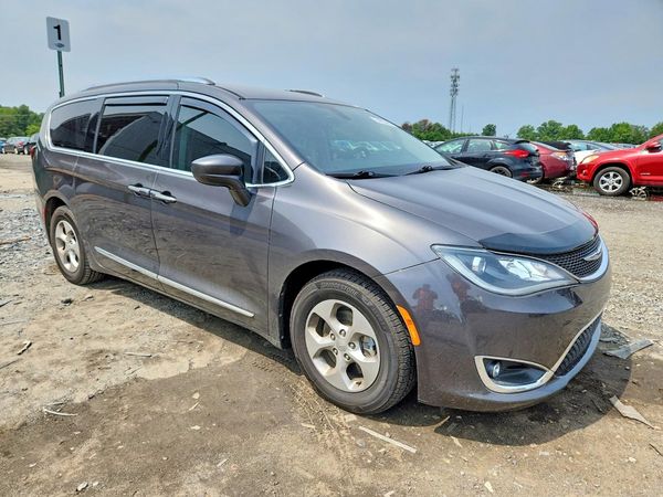 2017 CHRYSLER PACIFICA Touring L Plus