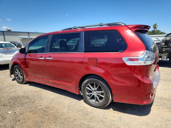 2017 TOYOTA SIENNA SE/SE Premium