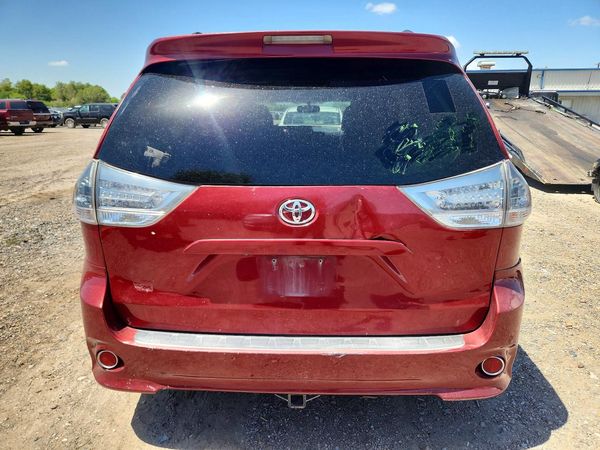 2017 TOYOTA SIENNA SE/SE Premium