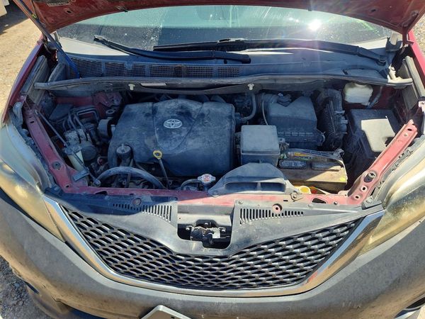 2017 TOYOTA SIENNA SE/SE Premium