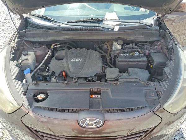 2015 HYUNDAI TUCSON GLS (Middle)