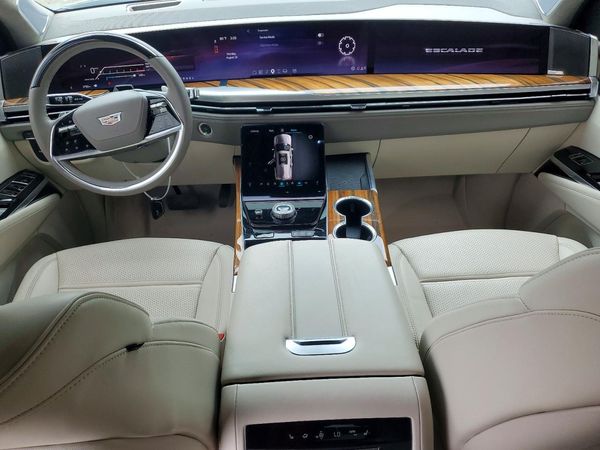 2026 CADILLAC ESCALADE Platinum Luxury