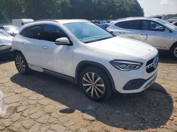 2022 MERCEDES-BENZ GLA