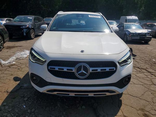 2022 MERCEDES-BENZ GLA
