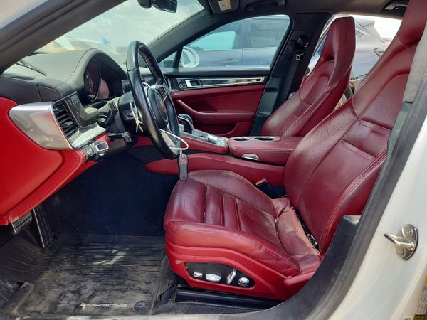 2018 PORSCHE PANAMERA 4S — DENT
