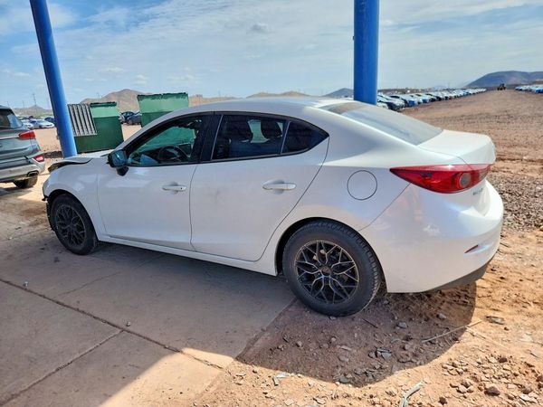 2016 MAZDA 3 SV/Base