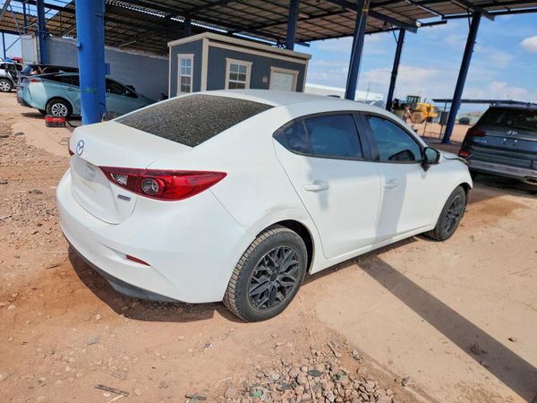 2016 MAZDA 3 SV/Base