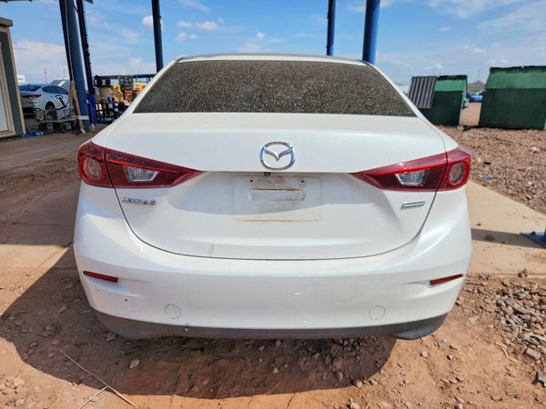2016 MAZDA 3 SV/Base