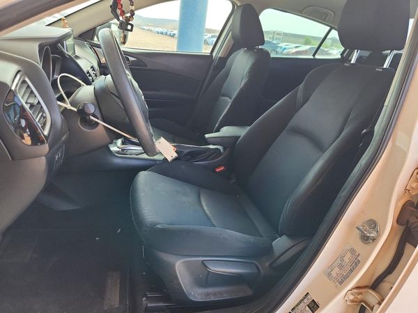 2016 MAZDA 3 SV/Base