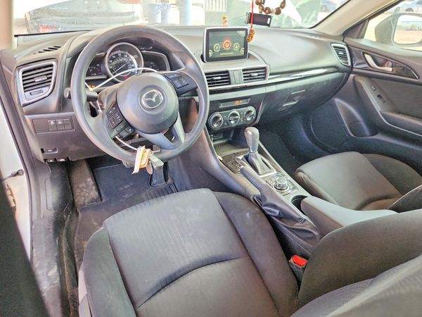 2016 MAZDA 3 SV/Base