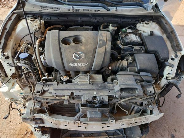 2016 MAZDA 3 SV/Base