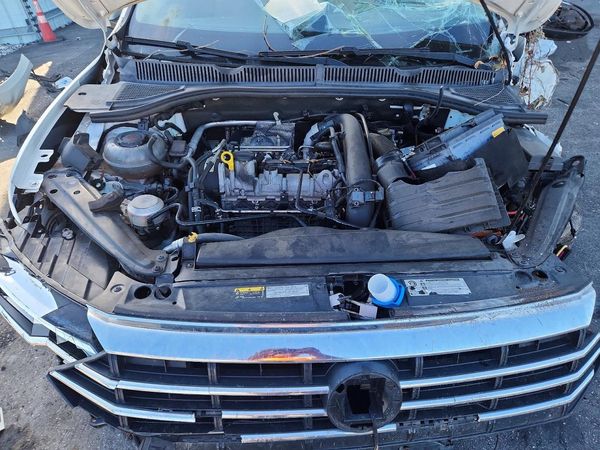 2019 VOLKSWAGEN JETTA S, SE, R-Line — Engine bay