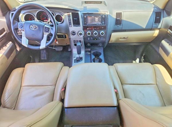 2015 TOYOTA SEQUOIA SR5 Grade
