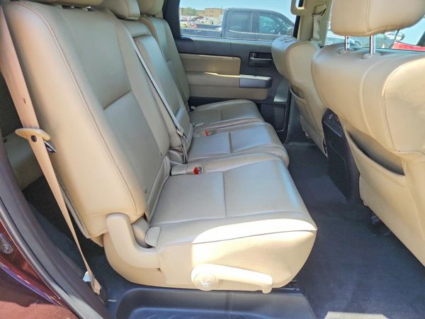 2015 TOYOTA SEQUOIA SR5 Grade