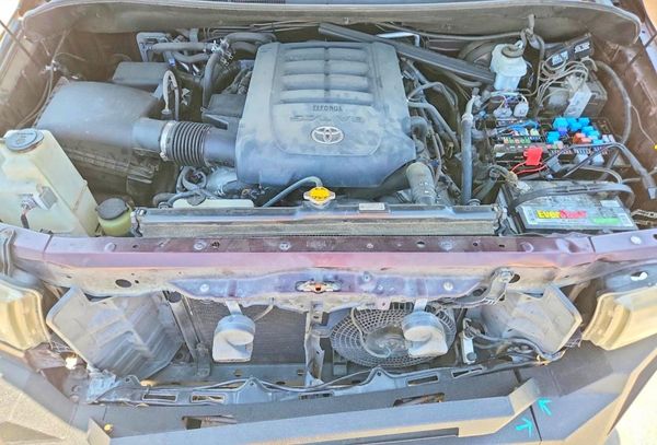 2015 TOYOTA SEQUOIA SR5 Grade