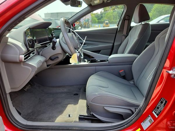 2022 HYUNDAI ELANTRA SEL w/Convenience Pkg