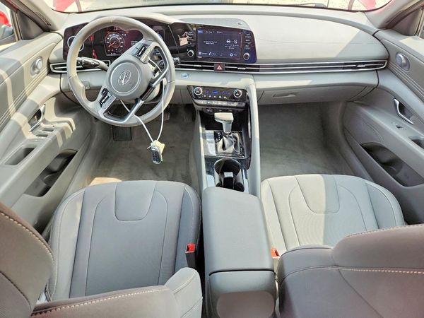 2022 HYUNDAI ELANTRA SEL w/Convenience Pkg