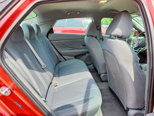 2022 HYUNDAI ELANTRA SEL w/Convenience Pkg