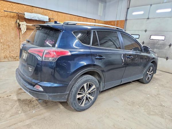 2017 TOYOTA RAV4 XLE
