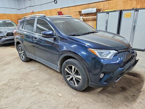 2017 TOYOTA RAV4 XLE