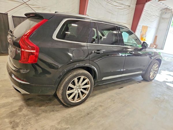 2017 VOLVO XC90