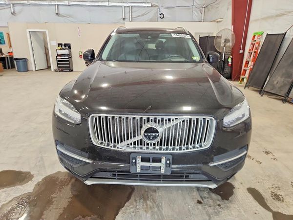 2017 VOLVO XC90