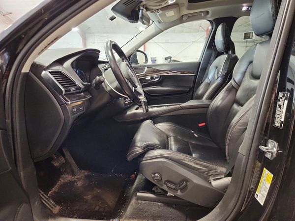 2017 VOLVO XC90