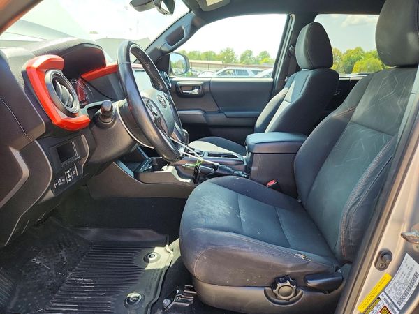 2019 TOYOTA TACOMA SR5