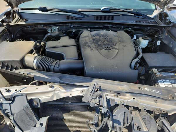 2019 TOYOTA TACOMA SR5