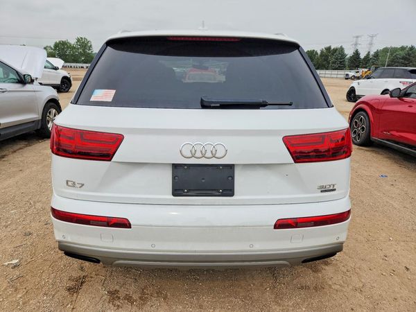 2017 AUDI Q7 quattro Premium Plus