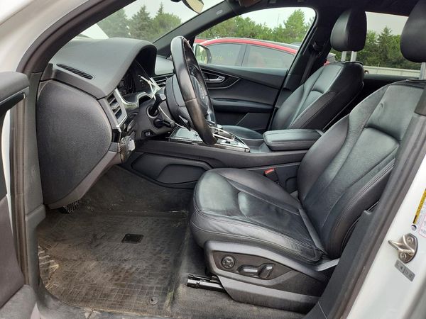 2017 AUDI Q7 quattro Premium Plus