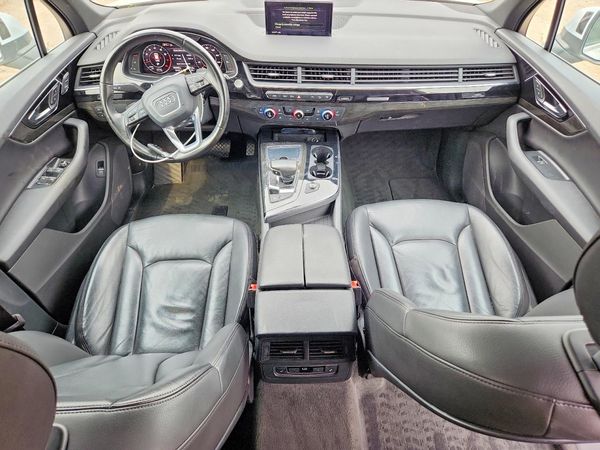 2017 AUDI Q7 quattro Premium Plus