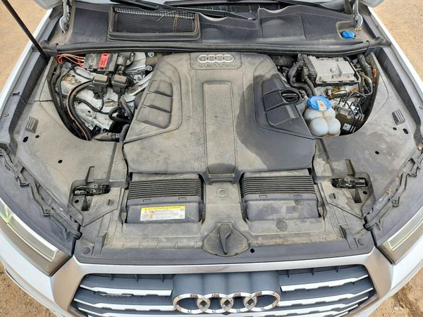 2017 AUDI Q7 quattro Premium Plus
