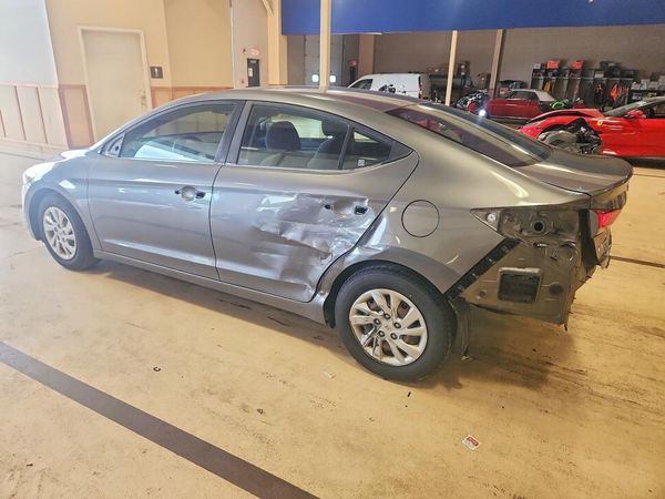 2018 HYUNDAI ELANTRA SE