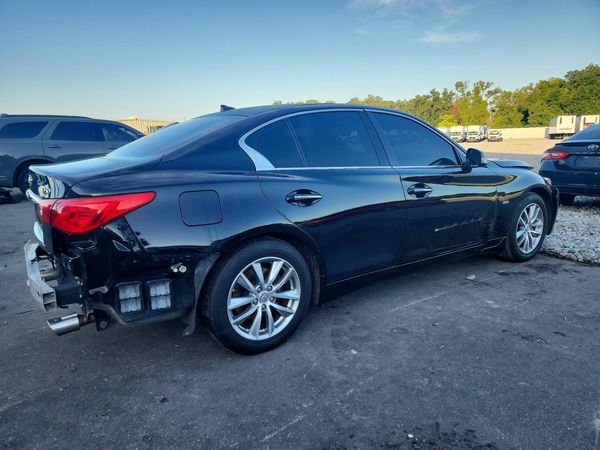 2017 INFINITI Q50