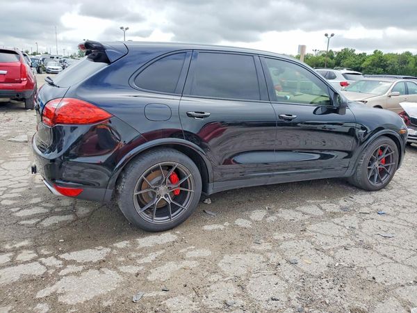 2014 PORSCHE CAYENNE