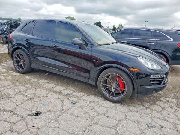 2014 PORSCHE CAYENNE