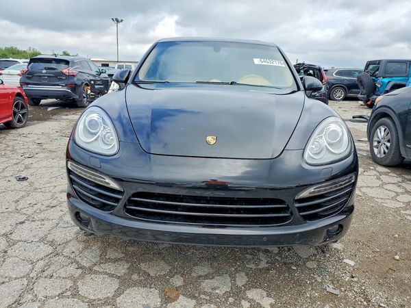 2014 PORSCHE CAYENNE