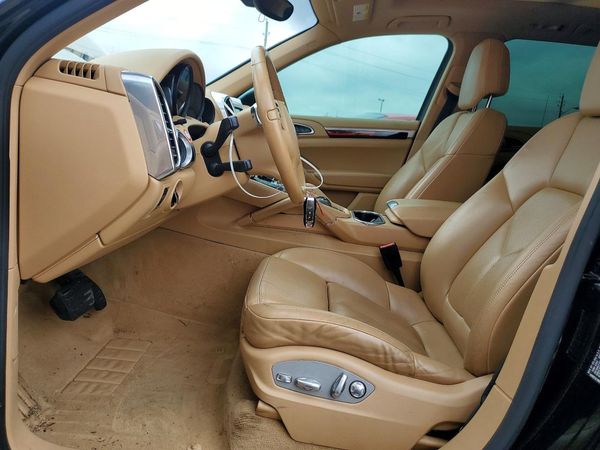 2014 PORSCHE CAYENNE