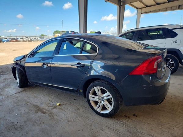 2015 VOLVO S60