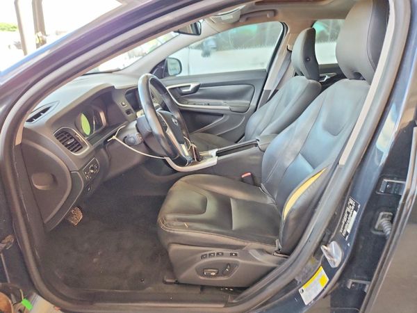 2015 VOLVO S60