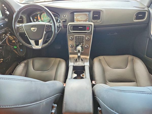 2015 VOLVO S60