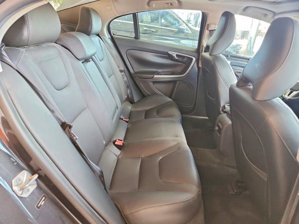 2015 VOLVO S60