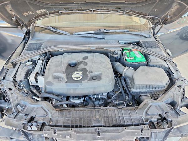 2015 VOLVO S60