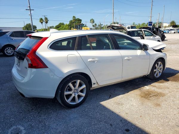 2017 VOLVO V60 Premier