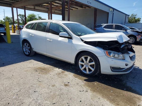 2017 VOLVO V60 Premier